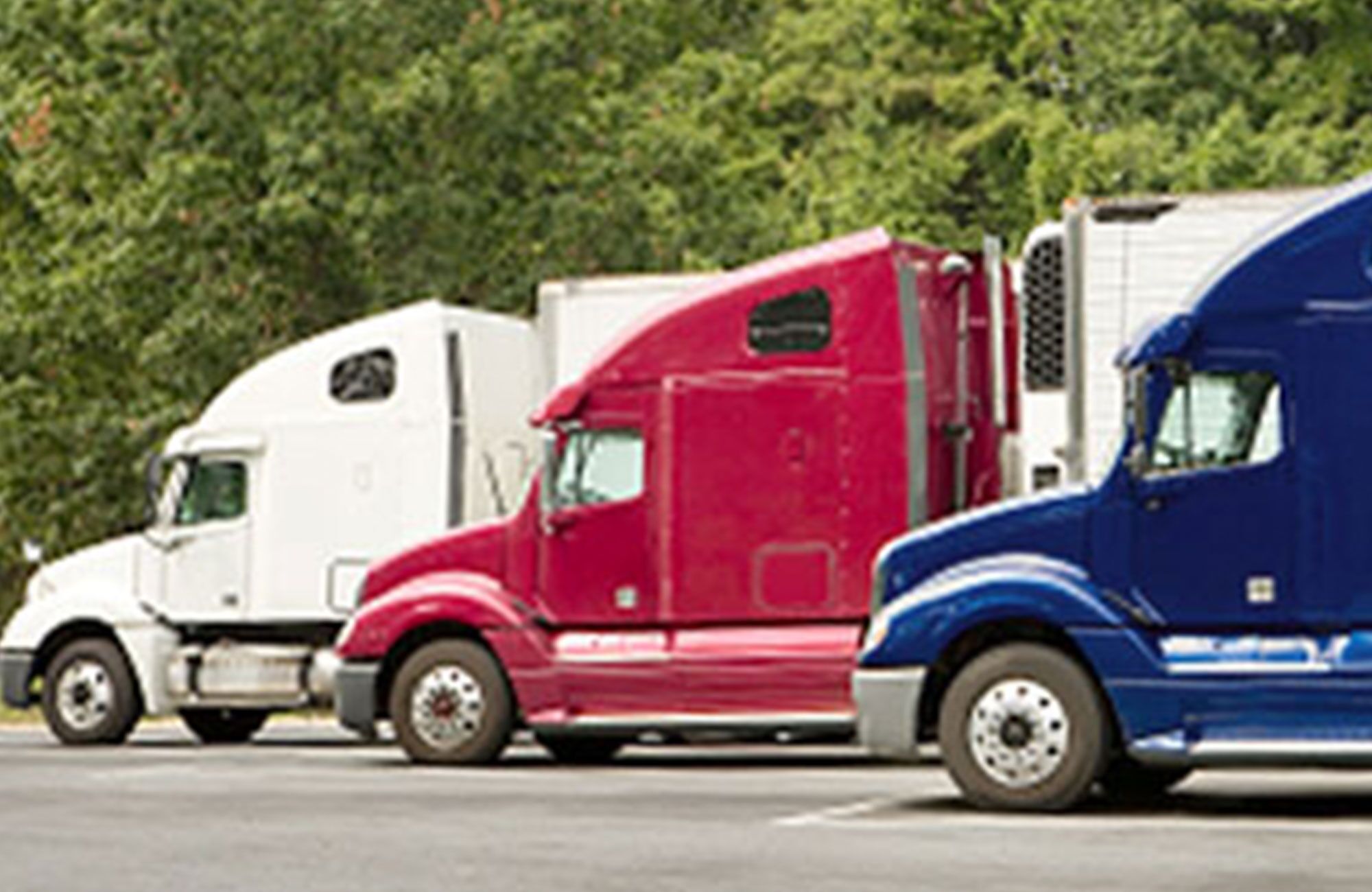 Carrier-Direct-or-Freight-Fowarder-Which-is-Right-for-You