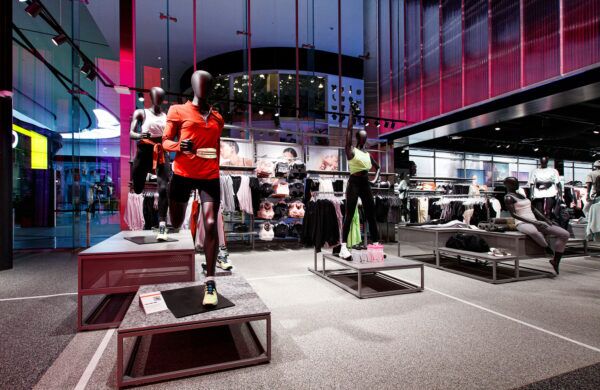 EA Logistics can improve your retail display shipping. How do we do it?